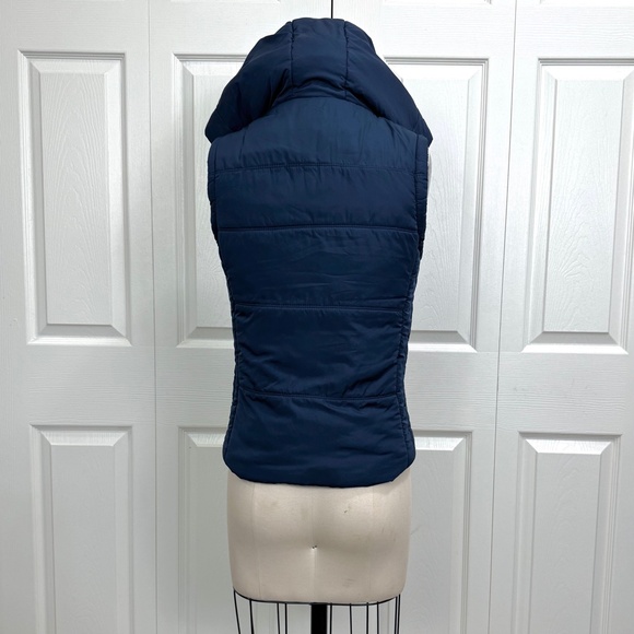 Women’s Vest - Hooded Poofy Faux Fur Collar Zip Up Vest - Retro Vintage Inspired - Picture 6 of 15